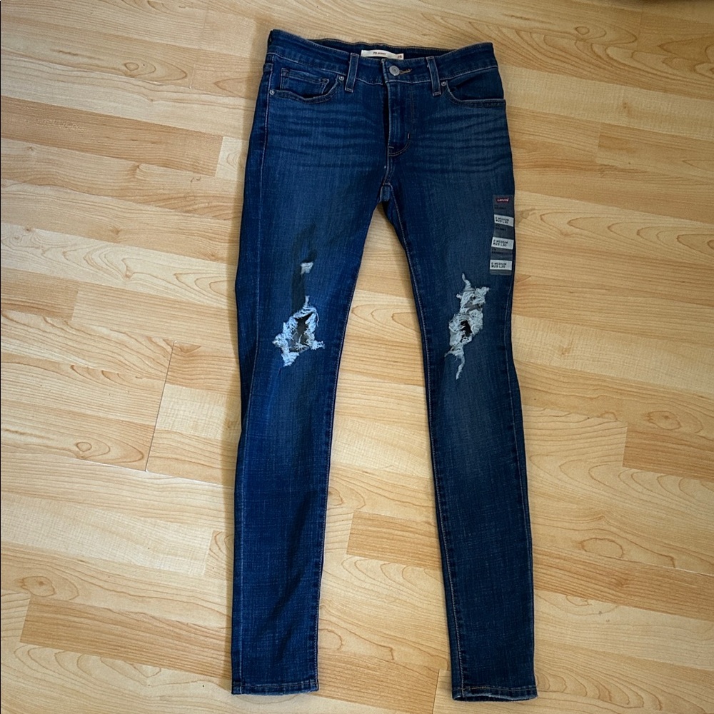 Levi’s Distressed Women's Skinny Jeans